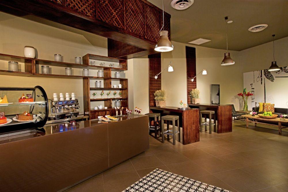 Breathless Punta Cana Resort & Spa (Adults Only) Ngoại thất bức ảnh The interior of the coffee shop