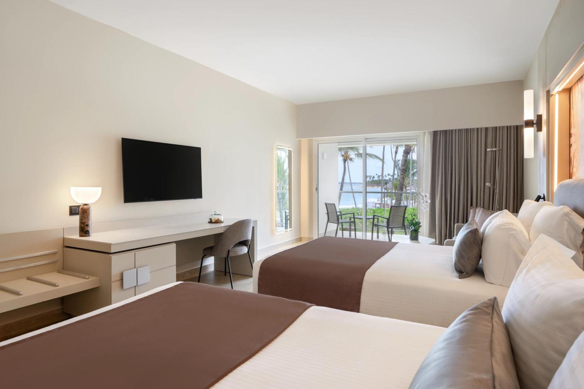 Breathless Punta Cana Resort & Spa (Adults Only) Ngoại thất bức ảnh A room at the Hilton San Diego Bayfront