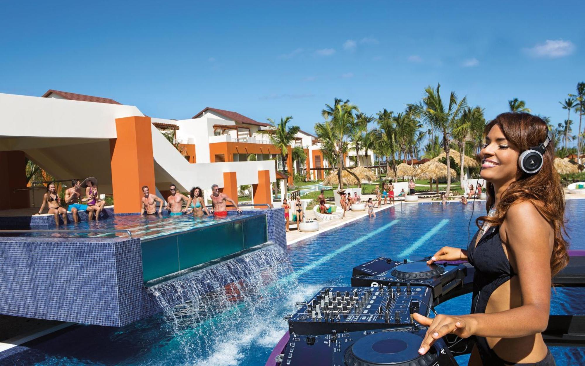 Breathless Punta Cana Resort & Spa (Adults Only) Ngoại thất bức ảnh Hard Rock Hotel & Casino Punta Cana