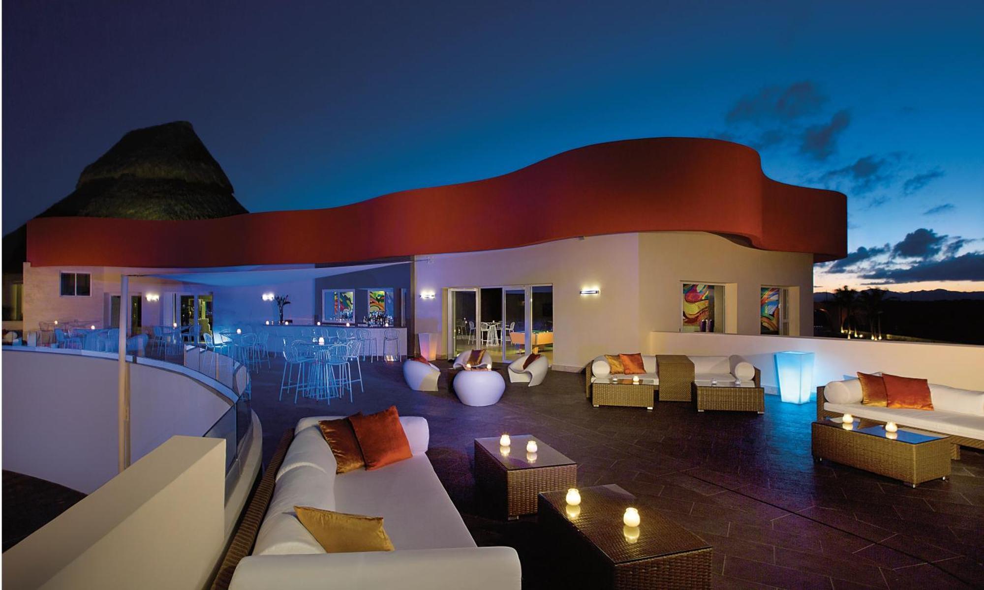 Breathless Punta Cana Resort & Spa (Adults Only) Ngoại thất bức ảnh Rooftop bar at the Hard Rock Hotel